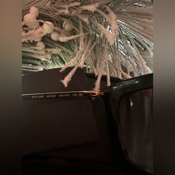 Prada SPR 09Q DHO-4S2 Sunglasses org $450 - Picture 4 of 7